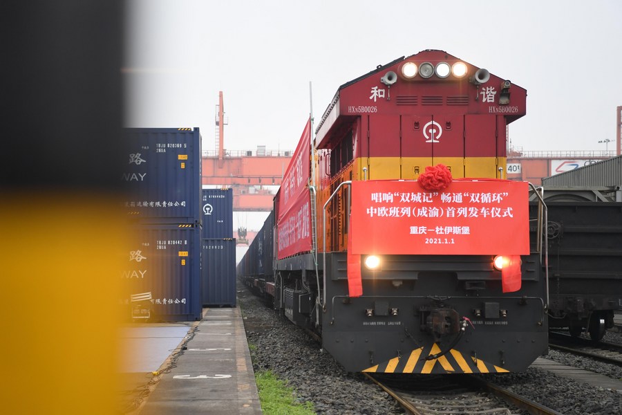 First China-Europe freight train carrying complete Audi imports arrives in Chongqing_01.jpg